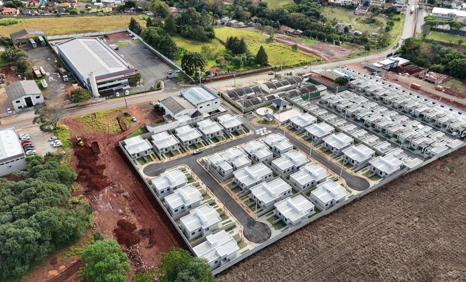 Em Ponta Grossa, condomínio com 47 casas é inaugurado com recursos estaduais