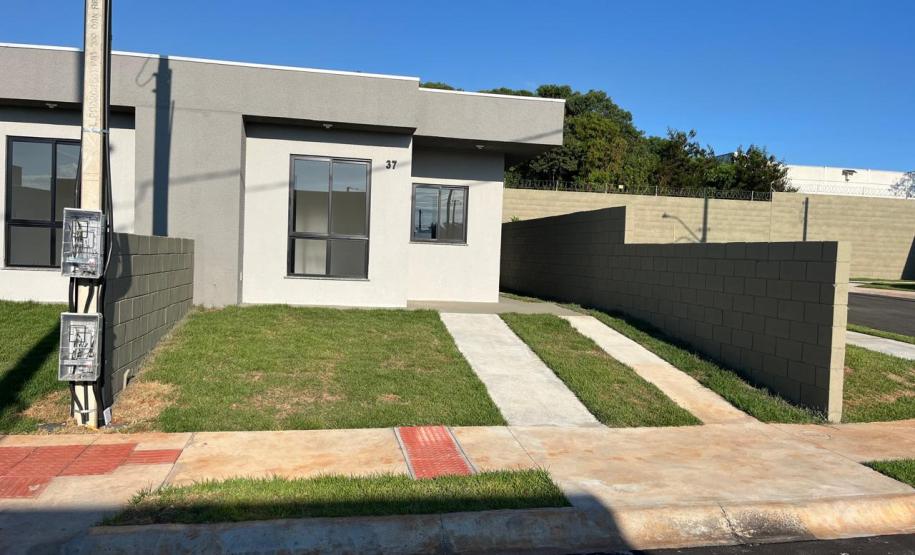 Em Ponta Grossa, condomínio com 47 casas é inaugurado com recursos estaduais
