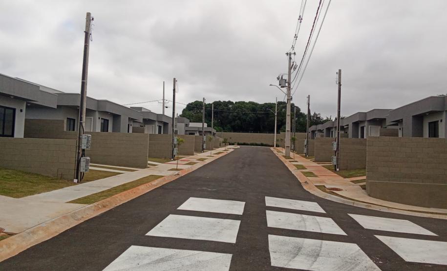 Em Ponta Grossa, condomínio com 47 casas é inaugurado com recursos estaduais