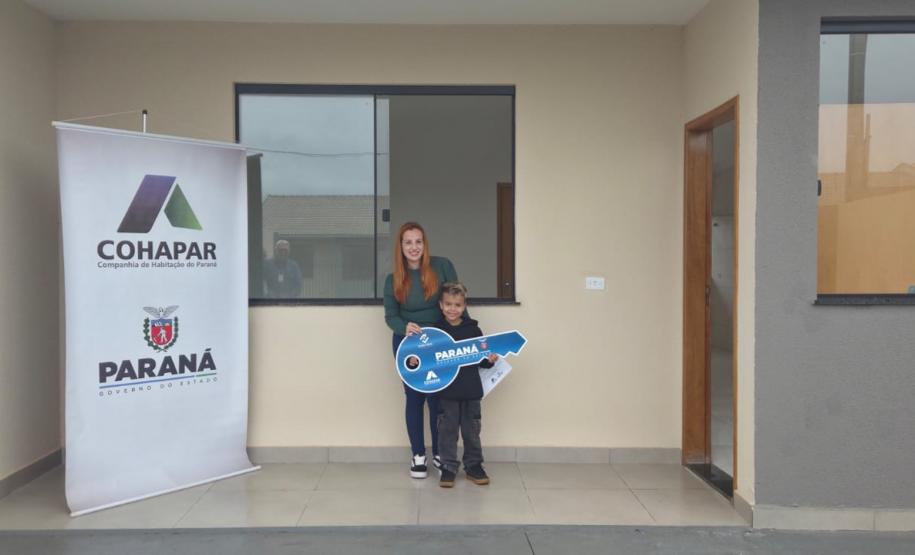 44 famílias de Paiçandu recebem subsídios do programa Casa Fácil e conquistam moradias próprias
