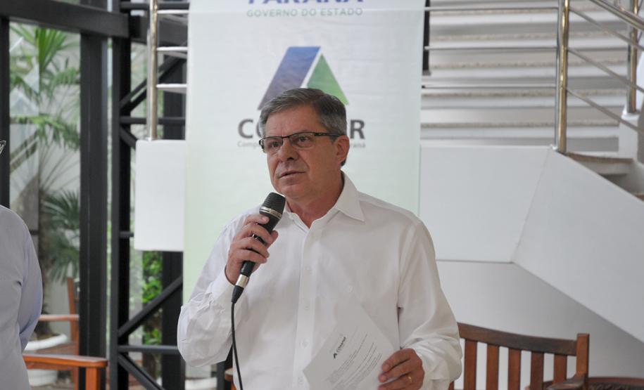 O presidente da Companhia de Habitação do Paraná (Cohapar), Jorge Lange, realizou a primeira reunião trabalho com os funcionários da empresa nesta segunda-feira (14). A assinatura do termo de posse aconteceu na última sexta-feira (11), após a indicação do governador Carlos Massa Ratinho Junior ter sido aprovada pelo Conselho de Administração da companhia.