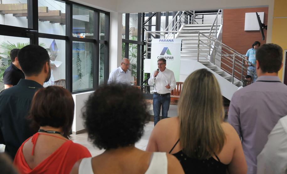 O presidente da Companhia de Habitação do Paraná (Cohapar), Jorge Lange, realizou a primeira reunião trabalho com os funcionários da empresa nesta segunda-feira (14). A assinatura do termo de posse aconteceu na última sexta-feira (11), após a indicação do governador Carlos Massa Ratinho Junior ter sido aprovada pelo Conselho de Administração da companhia.
