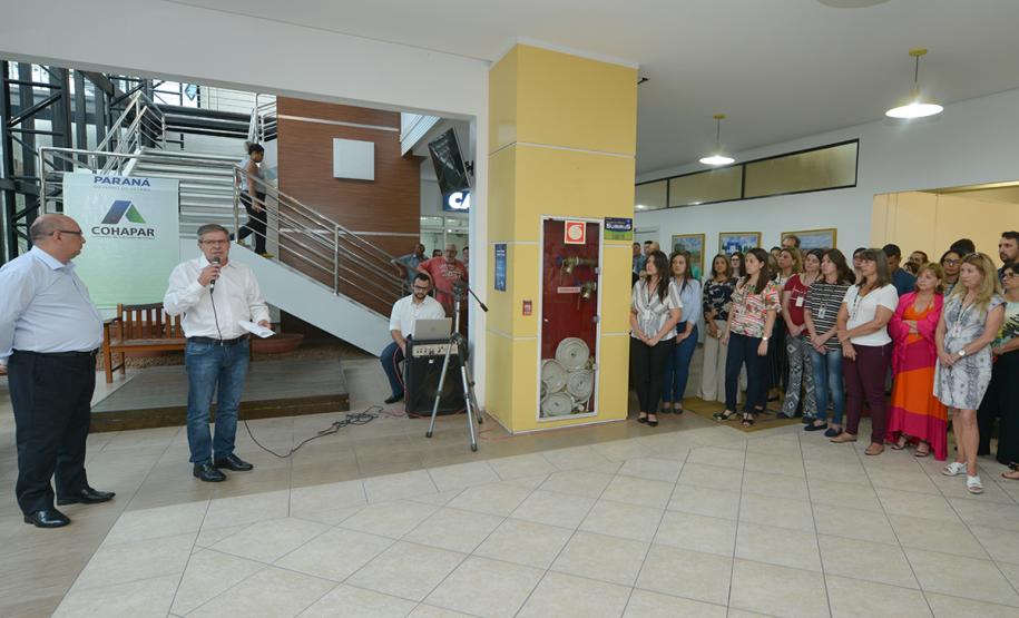 O presidente da Companhia de Habitação do Paraná (Cohapar), Jorge Lange, realizou a primeira reunião trabalho com os funcionários da empresa nesta segunda-feira (14). A assinatura do termo de posse aconteceu na última sexta-feira (11), após a indicação do governador Carlos Massa Ratinho Junior ter sido aprovada pelo Conselho de Administração da companhia.