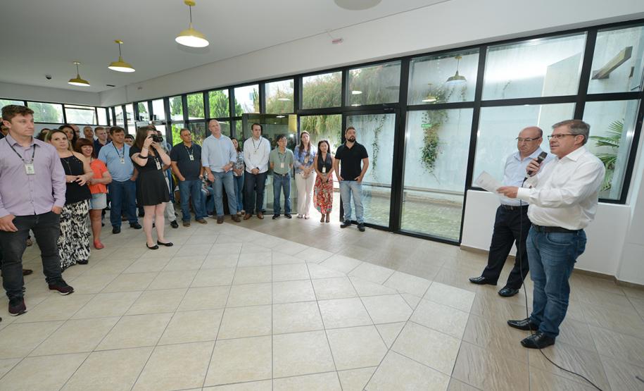 O presidente da Companhia de Habitação do Paraná (Cohapar), Jorge Lange, realizou a primeira reunião trabalho com os funcionários da empresa nesta segunda-feira (14). A assinatura do termo de posse aconteceu na última sexta-feira (11), após a indicação do governador Carlos Massa Ratinho Junior ter sido aprovada pelo Conselho de Administração da companhia.