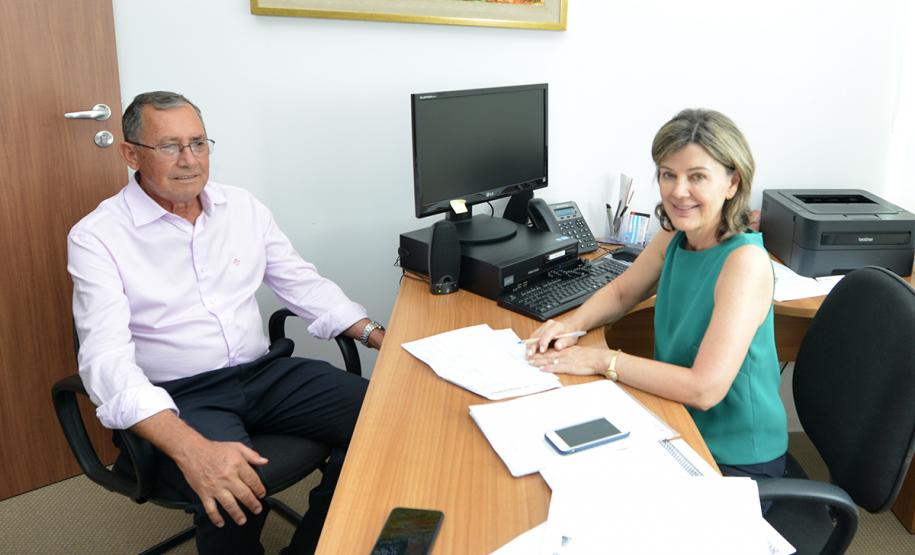 Um projeto que prevê a construção de 42 novas moradias para famílias carentes de Sengés foi o tema de um encontro entre o prefeito, Nelson Ramos (Pezinho), e o presidente da Cohapar, Jorge Lange. Os dois estiveram reunidos nesta segunda-feira (14) na sede da companhia, em Curitiba.