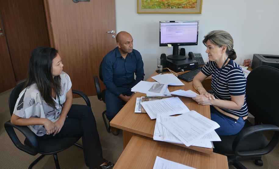 O prefeito de Loanda, João Santos, mais conhecido como Sargento Santos, esteve na sede da Cohapar, em Curitiba, para encaminhar demandas habitacionais da cidade. O gestor municipal busca a contratação de um projeto para a construção de 59 casas populares.