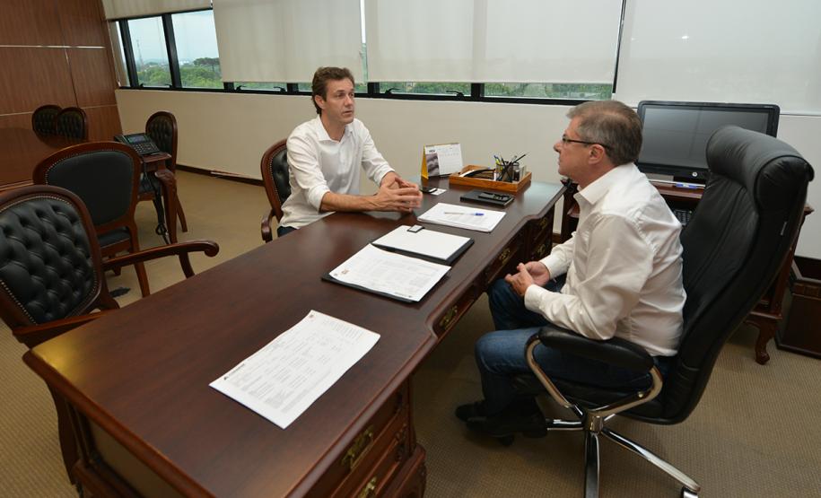 Com a assessoria técnica da Cohapar, a Prefeitura de Toledo quer focar seus projetos habitacionais no atendimento à população de baixa renda. O assunto foi abordado pelo vice-prefeito, Tita Furlan, em uma reunião com o presidente da companhia, Jorge Lange, nesta quinta-feira (31).