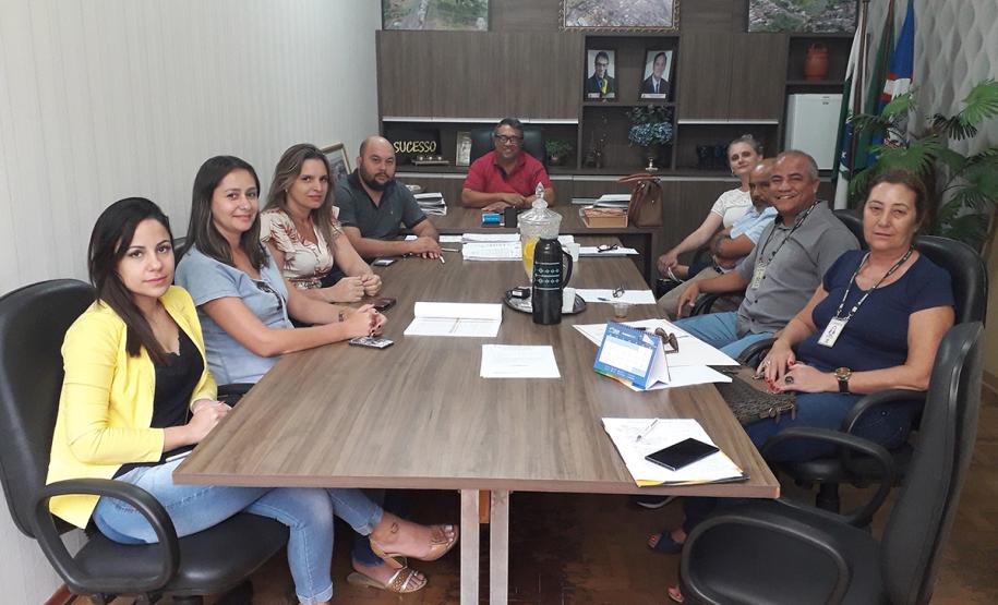 Prefeitura de Mandaguaçu retoma cadastros para projetos habitacionais Técnicos da Cohapar e da Prefeitura de Mandaguaçu iniciam na próxima semana uma campanha para atualização das famílias cadastradas no sistema do órgão estadual no município, na região Noroeste do Paraná. O objetivo é expandir a lista de inscritos da companhia, que atualmente conta com 308 famílias, para subsidiar a elaboração de novos projetos habitacionais.