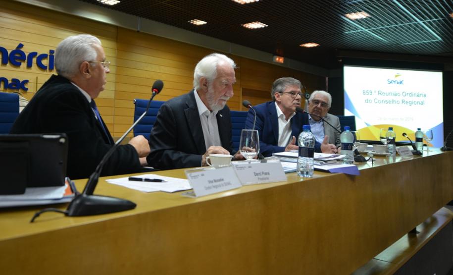 Moradores do bairro Guarituba, em Piraquara, terão a oportunidade de realizar diversos cursos e oficinas socioeducativas ministrados pelo SENAC de maneira gratuita ao longo dos próximos meses. O objetivo é oferecer novas alternativas à população para a geração de renda, com prioridade para o atendimento de famílias previamente beneficiadas com a construção ou regularização de moradias pela Cohapar na região.