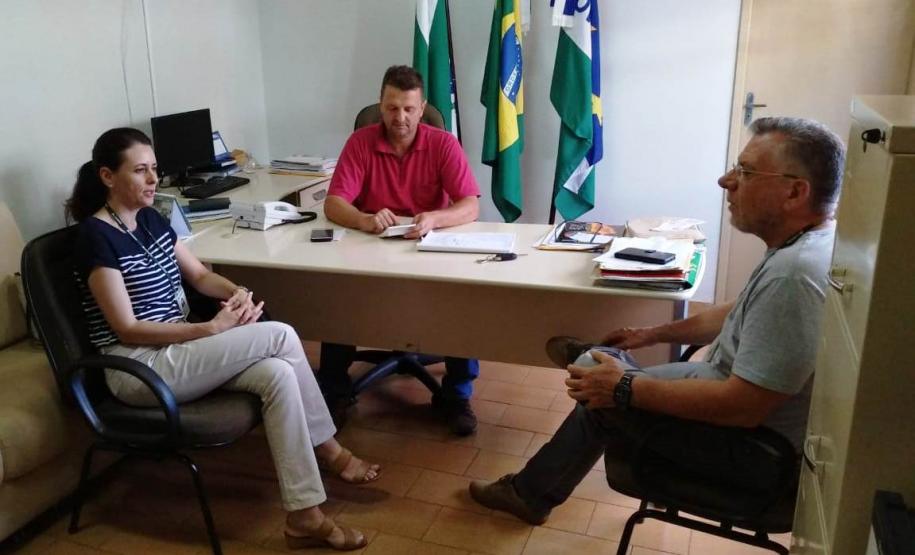 Representantes da Cohapar e da Prefeitura de Novo Itacolomi vistoriaram na última semana as obras de construção de 42 casas populares na cidade, na região do Vale do Ivaí. O empreendimento, que tem orçamento de quase R$ 2,4 milhões, faz parte de um projeto conjunto entre o Governo do Estado e a administração municipal dentro do programa Família Paranaense.