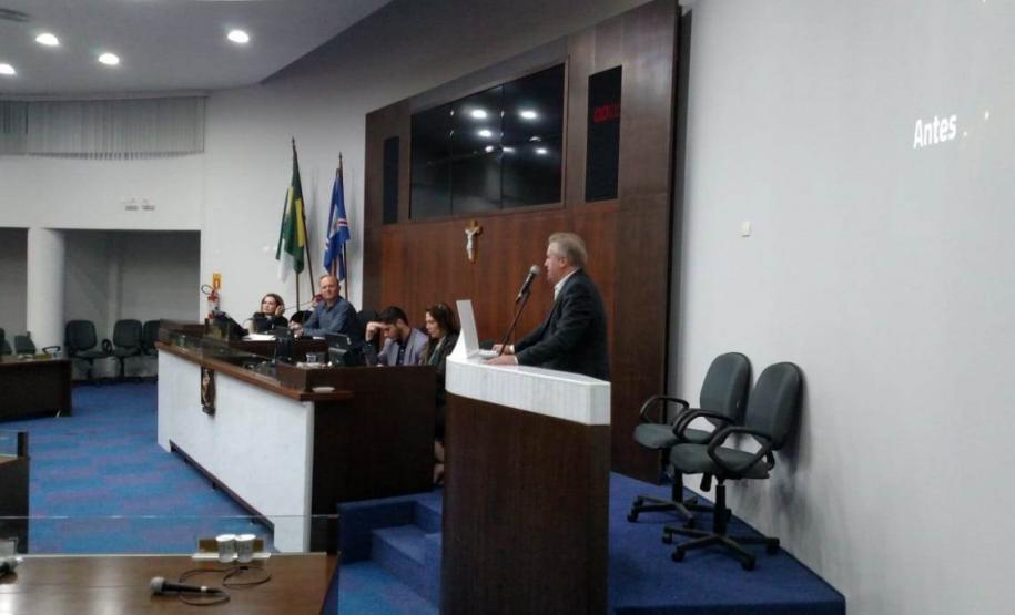 Cohapar expõe projeto de regularização fundiária a vereadores de Campo Largo Representantes da Cohapar apresentaram detalhes do programa Morar Legal Paraná a vereadores de Campo Largo nesta semana. Em audiência pública, os técnicos da companhia expuseram a situação do projeto para o município, que consiste na regularização de 2.200 lotes e a entrega de títulos de propriedade às famílias.