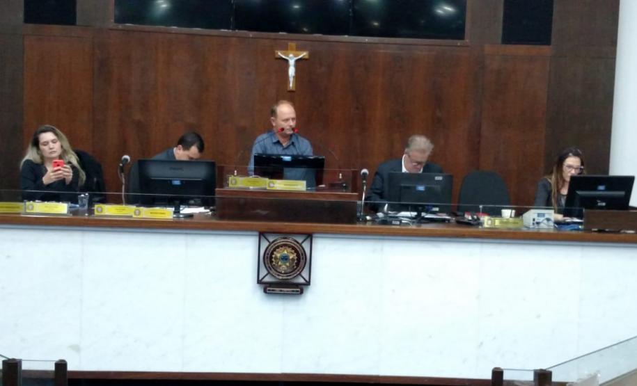 Cohapar expõe projeto de regularização fundiária a vereadores de Campo Largo Representantes da Cohapar apresentaram detalhes do programa Morar Legal Paraná a vereadores de Campo Largo nesta semana. Em audiência pública, os técnicos da companhia expuseram a situação do projeto para o município, que consiste na regularização de 2.200 lotes e a entrega de títulos de propriedade às famílias.