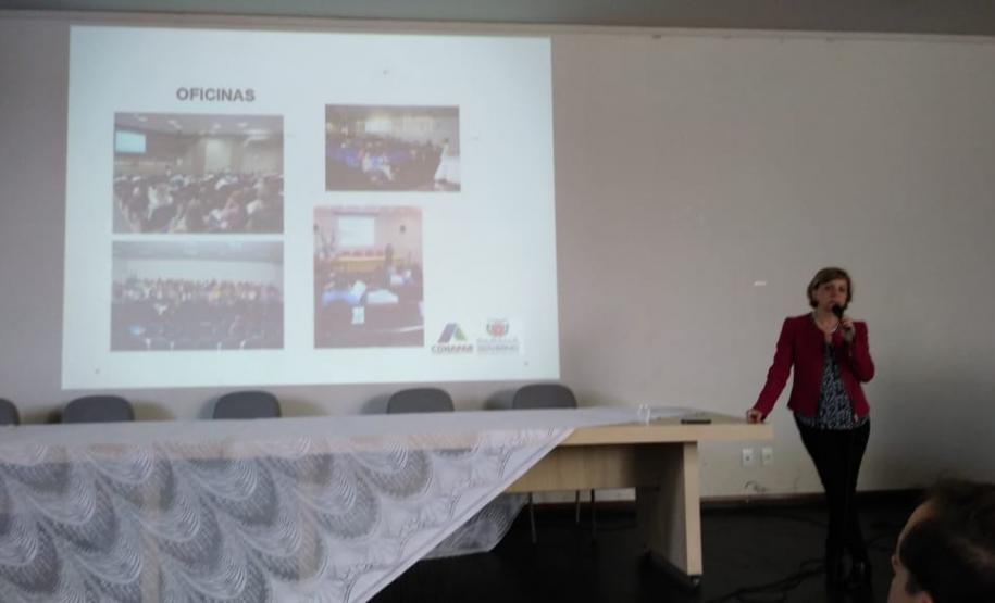 Cohapar conclui treinamento sobre Plano Estadual de Habitação com 100% de adesão de prefeituras na região Norte Técnicos da Cohapar concluíram nesta semana mais dois ciclos de treinamento com funcionários de 68 prefeituras paranaenses para atualização do Plano Estadual de Habitação de Interesse Social do Paraná (PEHIS-PR). Os municípios representam 100% daqueles pertencentes à área de abrangência dos escritórios regionais da companhia em Apucarana e Cornélio Procópio, cidades que sediaram as capacitações.