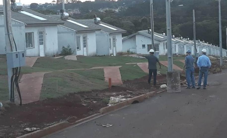 Cohapar acompanha avanço de obras de 520 moradias em Apucarana Técnicos da Cohapar vistoriaram nesta quarta-feira (22) as obras de construção do Conjunto Habitacional Fariz Gebrim, em Apucarana. O empreendimento, composto por 520 casas populares, está com 84% do cronograma executado.