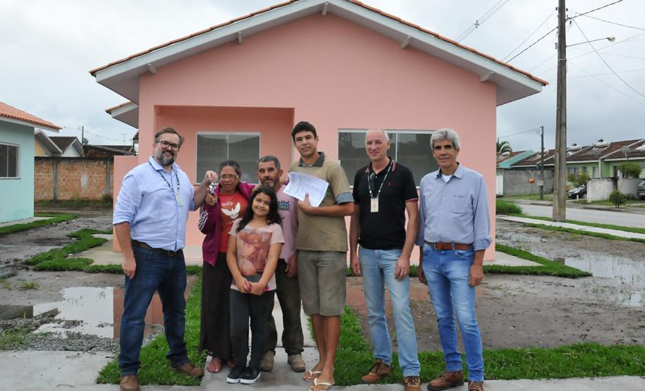 Casas foram financiadas com recursos do Governo do Estado pela Cohapar e fazem parte do plano de retomada da carteira imobiliária da empresa.
