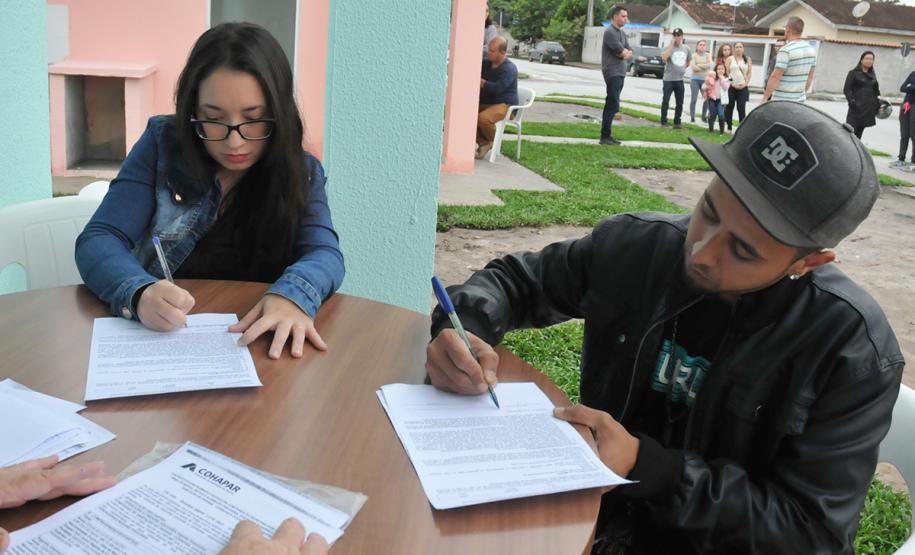 Casas foram financiadas com recursos do Governo do Estado pela Cohapar e fazem parte do plano de retomada da carteira imobiliária da empresa.