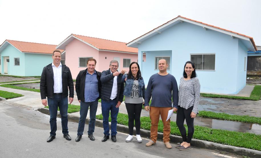 Casas foram financiadas com recursos do Governo do Estado pela Cohapar e fazem parte do plano de retomada da carteira imobiliária da empresa.