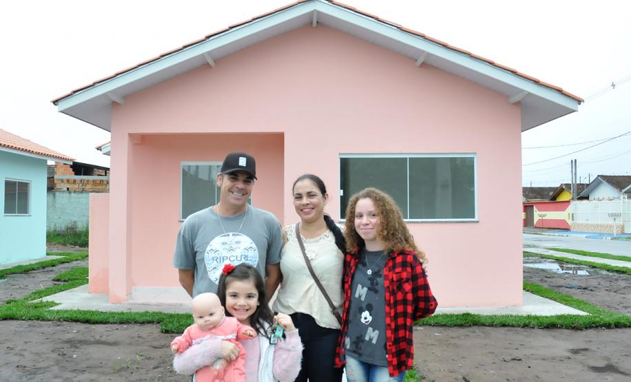 Casas foram financiadas com recursos do Governo do Estado pela Cohapar e fazem parte do plano de retomada da carteira imobiliária da empresa.