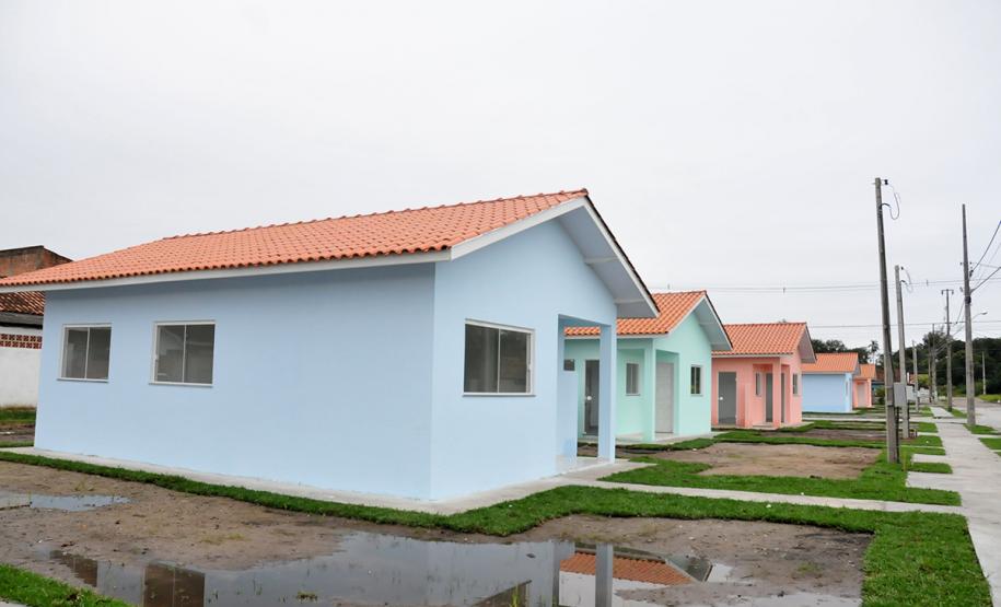 Casas foram financiadas com recursos do Governo do Estado pela Cohapar e fazem parte do plano de retomada da carteira imobiliária da empresa.