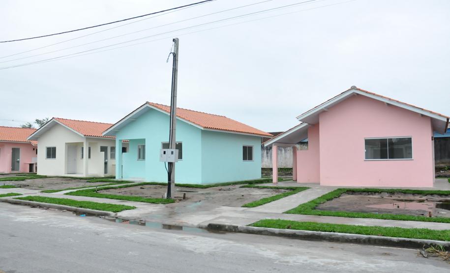 Casas foram financiadas com recursos do Governo do Estado pela Cohapar e fazem parte do plano de retomada da carteira imobiliária da empresa.