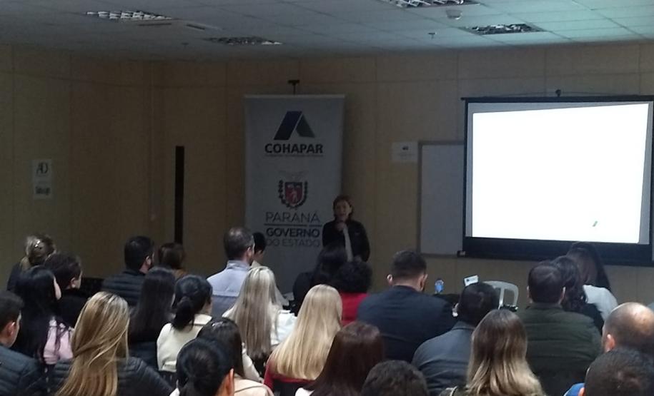 Técnicos municipais da região Sul são capacitadas em sistema para mapeamento de demandas habitacionais do Paraná A Cohapar realizou nesta quarta-feira (29), em Guarapuava, um treinamento sobre o sistema de necessidades habitacionais da empresa com a participação de técnicos de 40 prefeituras das regiões Sul e Centro-Sul do Paraná. A ferramenta informatizada será utilizada em conjunto pelos órgãos municipais e o Governo do Estado para a atualização do Plano Estadual de Habitação de Interesse Social (PEHIS-PR).