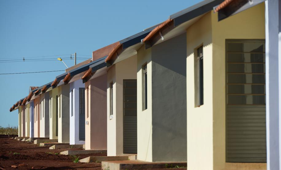 A Caixa Econômica Federal anunciou nesta quarta-feira (5) a redução na taxas de juros do financiamento para compra de imóveis. O banco também anunciou novas possibilidades para renegociação de empréstimos em atraso. As mudanças entram em vigor na próxima segunda-feira (10).