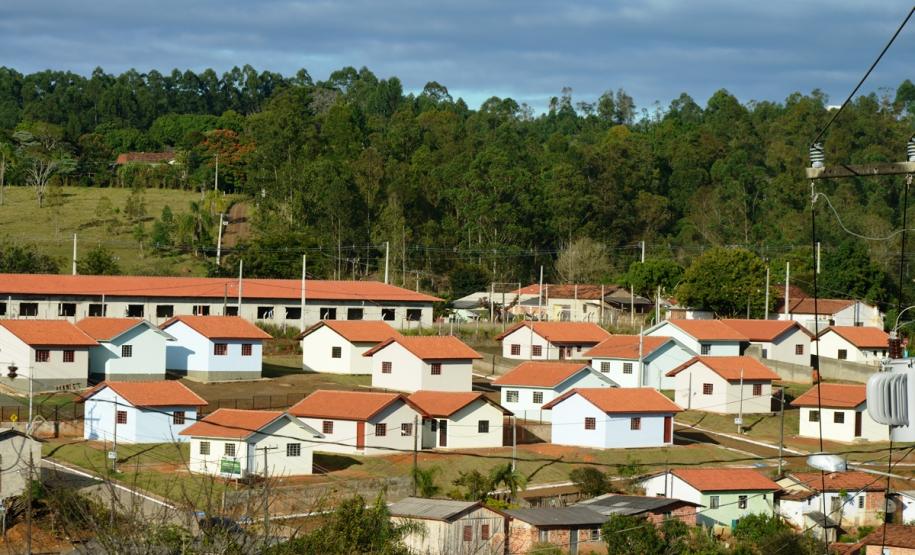 A Comissão de Constituição e Justiça e de Cidadania aprovou, nesta quarta-feira (26), proposta que, para enquadramento dos interessados no programa Minha Casa, Minha Vida, exclui do cálculo da renda familiar os benefícios da Previdência Social relativos à aposentadoria por invalidez, ao auxílio-doença e ao auxílio-acidente.