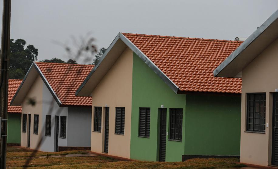Entrega de moradias para 100 famílias de Marechal Cândido Rondon, no Oeste do Paraná, nesta segunda-feira (15). Marechal Cândido Rondon, 15/07/2019 -  Foto: Geraldo Bubniak/ANPr