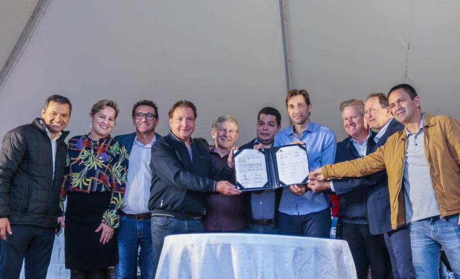 Entrega de moradias para 100 famílias de Marechal Cândido Rondon, no Oeste do Paraná, nesta segunda-feira (15). Marechal Cândido Rondon, 15/07/2019 -  Foto: Geraldo Bubniak/ANPr