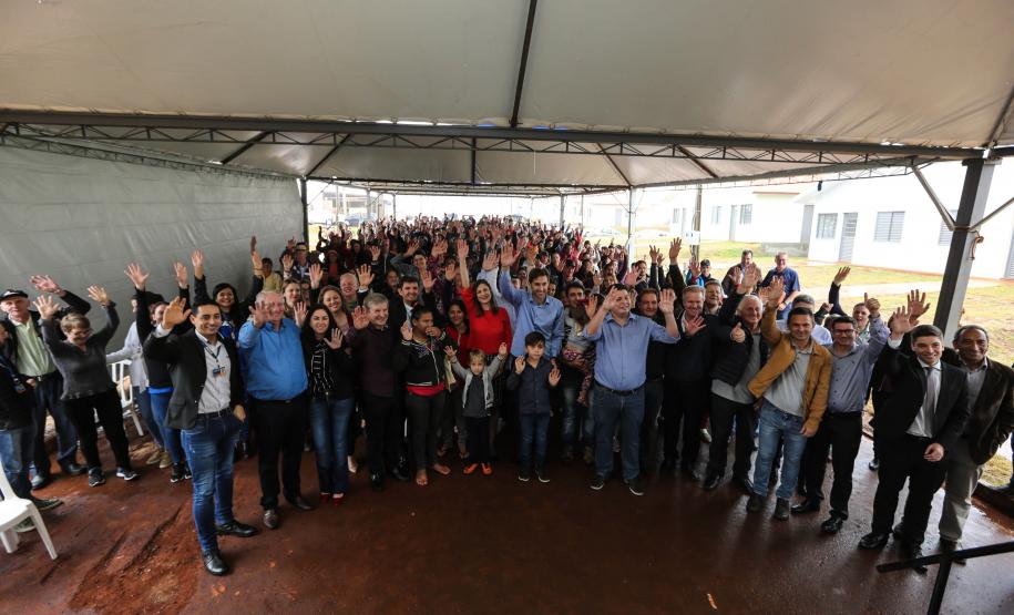 Entrega de moradias para 100 famílias de Marechal Cândido Rondon, no Oeste do Paraná, nesta segunda-feira (15). Marechal Cândido Rondon, 15/07/2019 -  Foto: Geraldo Bubniak/ANPr