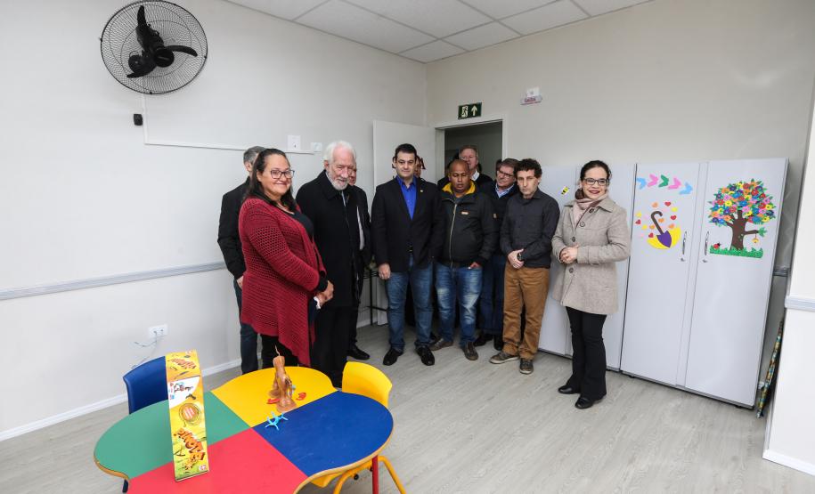 Piraquara ganhou nesta sexta-feira (19) o segundo Centro Municipal de Atendimento Educacional Especializado (CMAEE). O governador em exercício Darci Piana participou da inauguração do CMAEE Gustavo Maier, no bairro Guarituba, que é voltado para crianças portadoras de necessidades especiais.