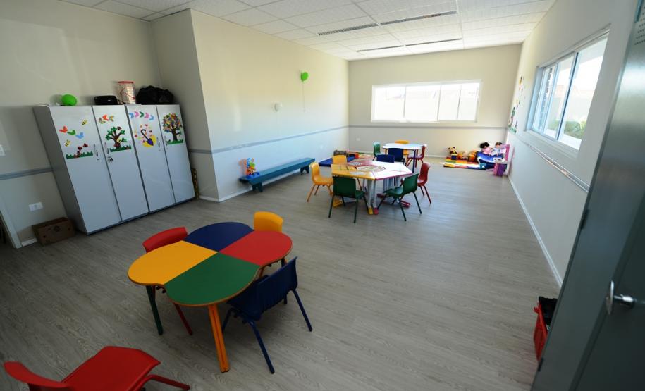 Piraquara ganhou nesta sexta-feira (19) o segundo Centro Municipal de Atendimento Educacional Especializado (CMAEE). O governador em exercício Darci Piana participou da inauguração do CMAEE Gustavo Maier, no bairro Guarituba, que é voltado para crianças portadoras de necessidades especiais.