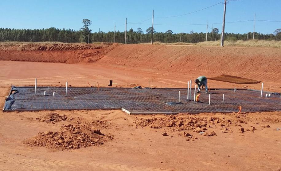 Técnicos da Cohapar vistoriaram nesta quinta-feira (1) a primeira etapa das obras de construção de um condomínio de casas voltado ao atendimento da população idosa em Jaguariaíva. O empreendimento é composto por 40 unidades habitacionais e é o projeto piloto do programa, que deverá ser levado pelo Governo do Estado a todas as regiões do Paraná.