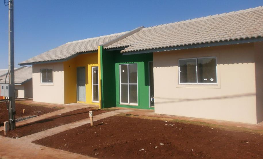 Cohapar inicia venda de 47 casas populares em Cornélio Procópio Com mais de 90% do cronograma executado, serão concluídas nos próximos dias as obras de construção de 47 casas populares da Cohapar em Cornélio Procópio, no Norte Pioneiro do Paraná. As moradias são destinadas a famílias com renda de até seis salários mínimos, que devem se cadastrar no site xoops.celepar.parana/migracao/ccivil_cohapar/cadastro até o dia 18 de agosto para participarem do processo seletivo.