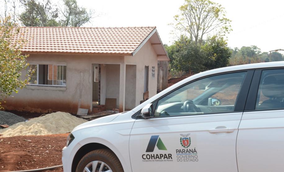 O presidente do Conselho Curador do Fundo de Garantia do Tempo de Serviço (CCFGTS), Igor Correia, aproveitou sua visita à Foz do Iguaçu, onde participou do Fórum Nacional de Habitação de Interesse Social, para visitar nesta quinta-feira (22) as obras de construção de casas rurais da Cohapar na região.