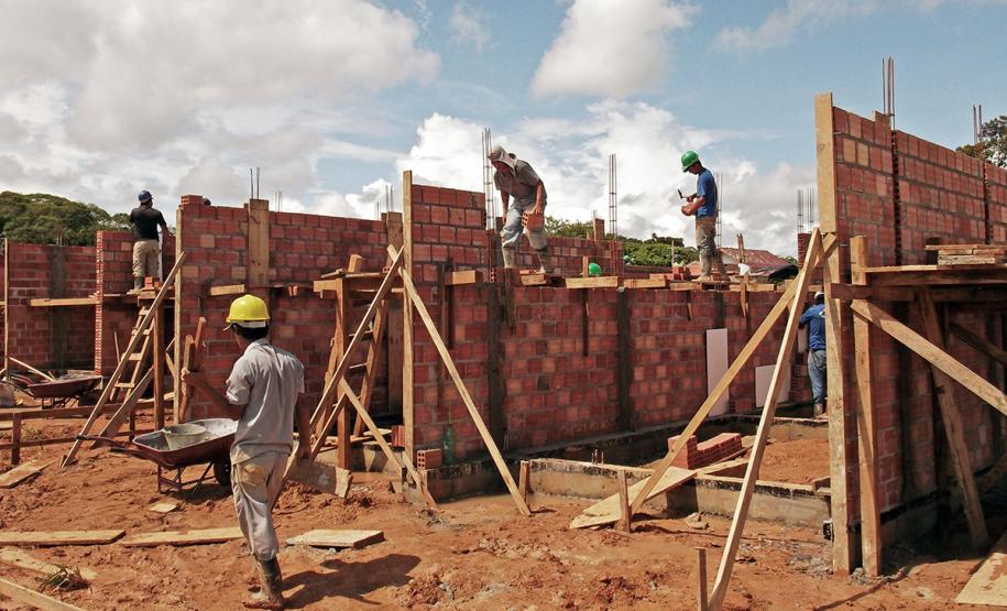 Recursos liberados pela União devem saldar atrasos do Minha Casa Minha Vida O Ministério da Economia publicou no início da noite desta segunda-feira (2), a Portaria Nº 229, que amplia os limites de pagamento de outros três ministérios, entre eles o de Desenvolvimento Regional (MDR), responsável pelo programa ?Minha Casa, Minha Vida? (MCMV)