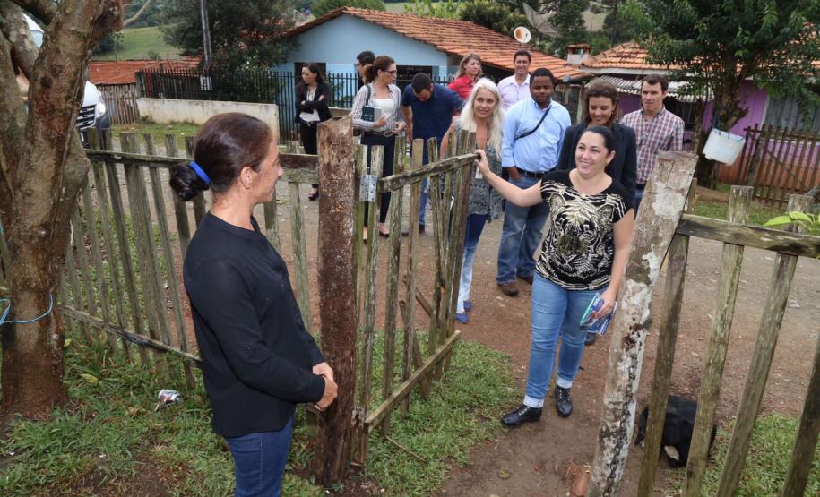 O Paraná terá programas permanentes de habitação e cidadania para incentivar o desfavelamento e abrigar idosos humildes em condomínios estruturados e salubres. O presidente da Companhia de Habitação do Paraná (Cohapar), Jorge Lange, apresentou as iniciativas ao governador Carlos Massa Ratinho Junior durante a reunião de secretariado desta terça-feira (3). O intuito é de que os programas sejam formatados como projetos de lei para garantir um caráter permanente.