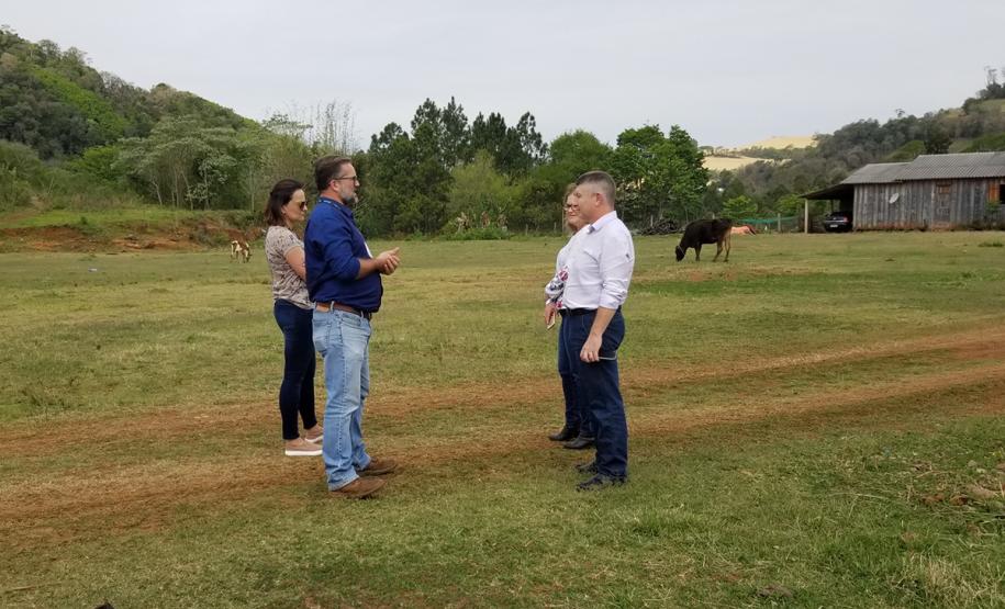 Salgado Filho
Em apenas uma semana, técnicos da Cohapar de Curitiba visitaram as obras de construção de casas populares em 22 municípios do estado. A iniciativa faz parte de um novo modelo de gestão da companhia que visa garantir a qualidade das construções e a celeridade na execução dos trabalhos nos mais diferentes projetos em que a empresa possui participação.
