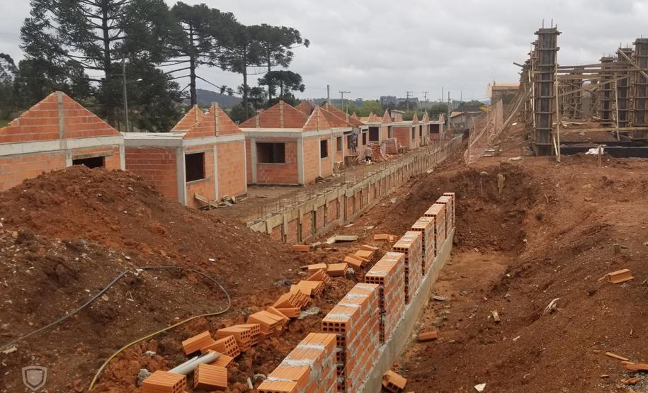 Rebouças
Em apenas uma semana, técnicos da Cohapar de Curitiba visitaram as obras de construção de casas populares em 22 municípios do estado. A iniciativa faz parte de um novo modelo de gestão da companhia que visa garantir a qualidade das construções e a celeridade na execução dos trabalhos nos mais diferentes projetos em que a empresa possui participação.