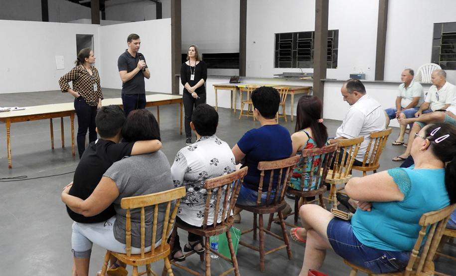 No dia 11 de outubro, mutuários, compradores ou ocupantes de imóveis financiados pela Cohapar em Quatro Pontes devem apresentar a documentação necessária para dar início ao processo de escrituração direta da companhia. O serviço é oferecido pela empresa a custos reduzidos e condições facilitadas de pagamento, além da possibilidade de isenção do pagamento de taxas municipais para quem precisa registrar a propriedade da moradia em cartório.