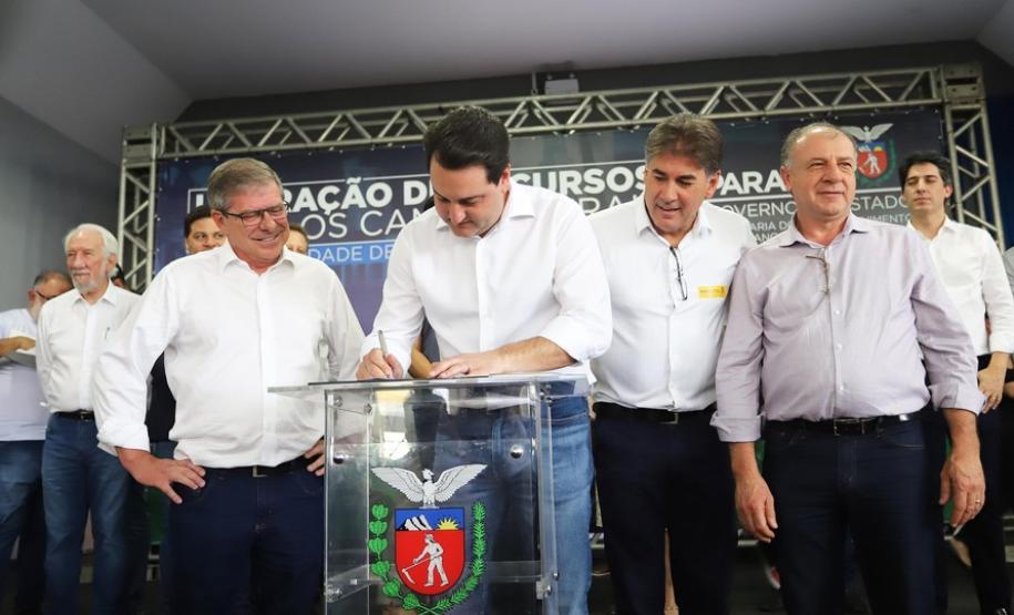 Governador lança programa Viver Mais Paraná Nesta quinta-feira (24), dentro das atividades da transferência da sede do Governo do Estado para Ponta Grossa, o governador Carlos Massa Ratinho Junior anunciou as primeiras cidades que receberão condomínios para idosos