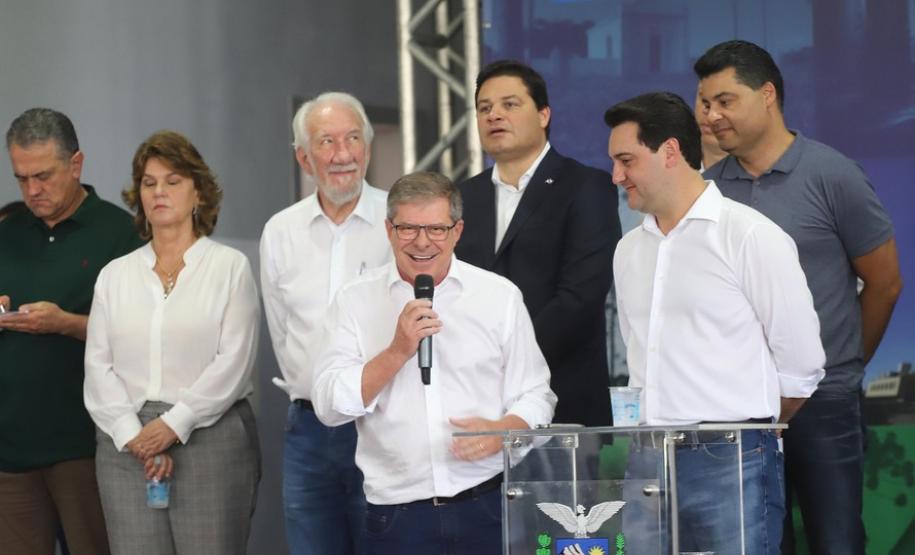 Governador lança programa Viver Mais Paraná Nesta quinta-feira (24), dentro das atividades da transferência da sede do Governo do Estado para Ponta Grossa, o governador Carlos Massa Ratinho Junior anunciou as primeiras cidades que receberão condomínios para idosos