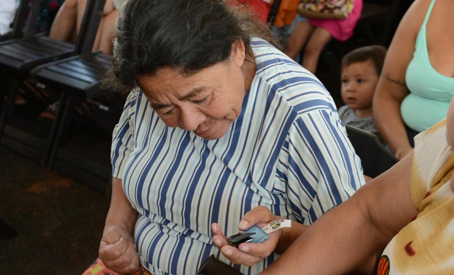 Casas populares são entregues a 75 famílias de Palmas Setenta e cinco famílias de Palmas, na região Sudoeste do Paraná, receberam nesta quinta-feira (24) as chaves da casa própria. A partir de agora, elas são as moradoras do Residencial Bom Pastor II, empreendimento que recebeu R$ 5,3 milhões de investimentos do Governo do Estado, Governo Federal e prefeitura.